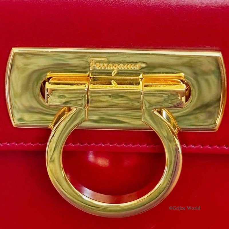 FERRAGAMO Iconic Top Handle トップハンドルバッグ red 赤 | Grijze World